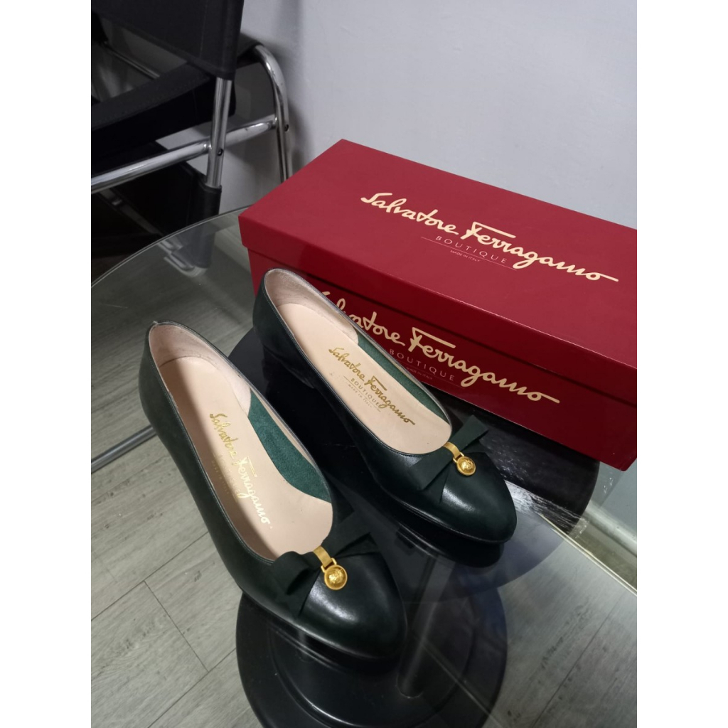 sepatu salvatore ferragamo damsel