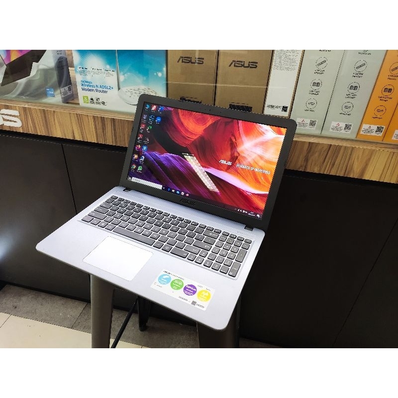 Laptop Leptop Asus X540S Generasi baru SSD 128GB Siap pakai