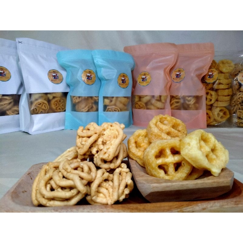 

Kue Kembang Goyang Manis Khas Parakan/Temanggung