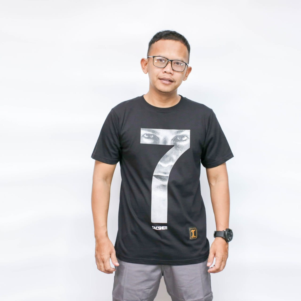 Kaos Pria Pendek Design Kaos Tacshen Dewasa Lengan Pendek motif CR7 bahan catton combad 30s sablon plastisol