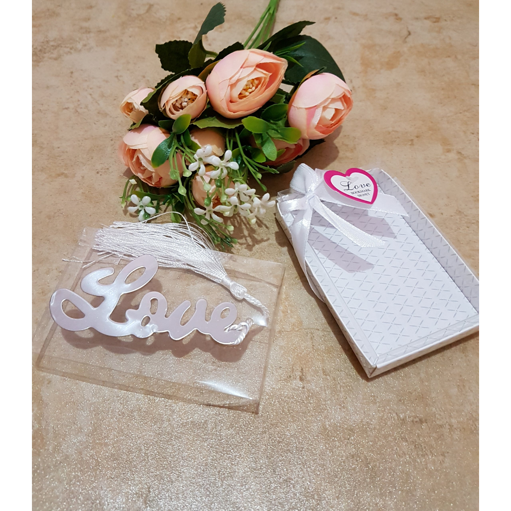 

Love Bookmark/ Pembatas Buku