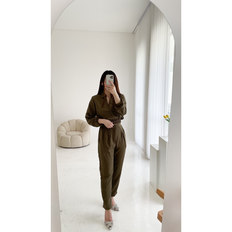 caroline set