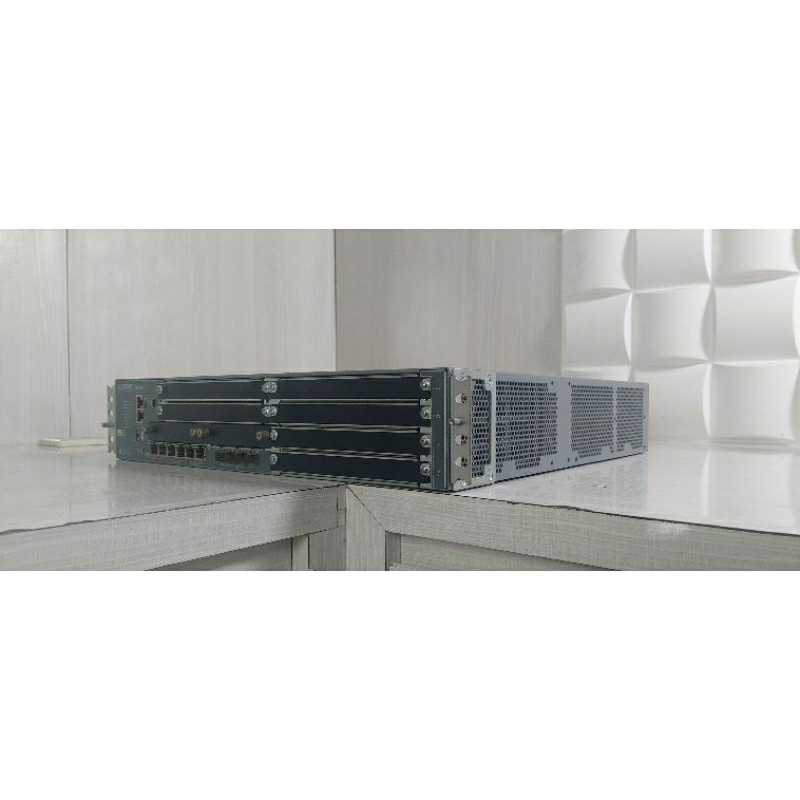 Router Juniper SRX550-645AP