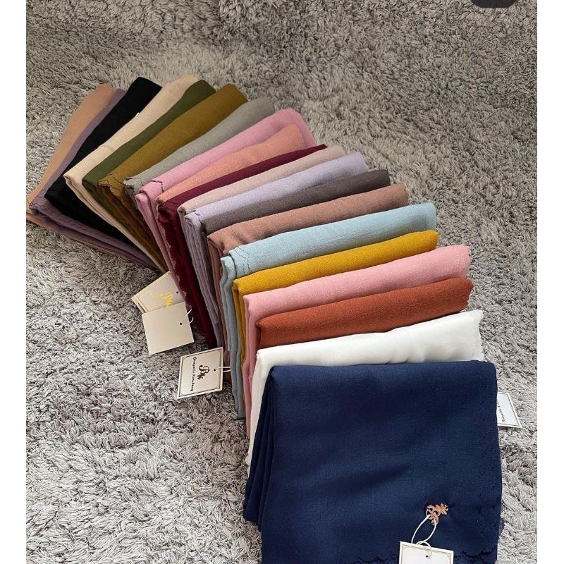 KERUDUNG VOAL SEGI EMPAT POLOS ORIGINAL BY BUNGATTA