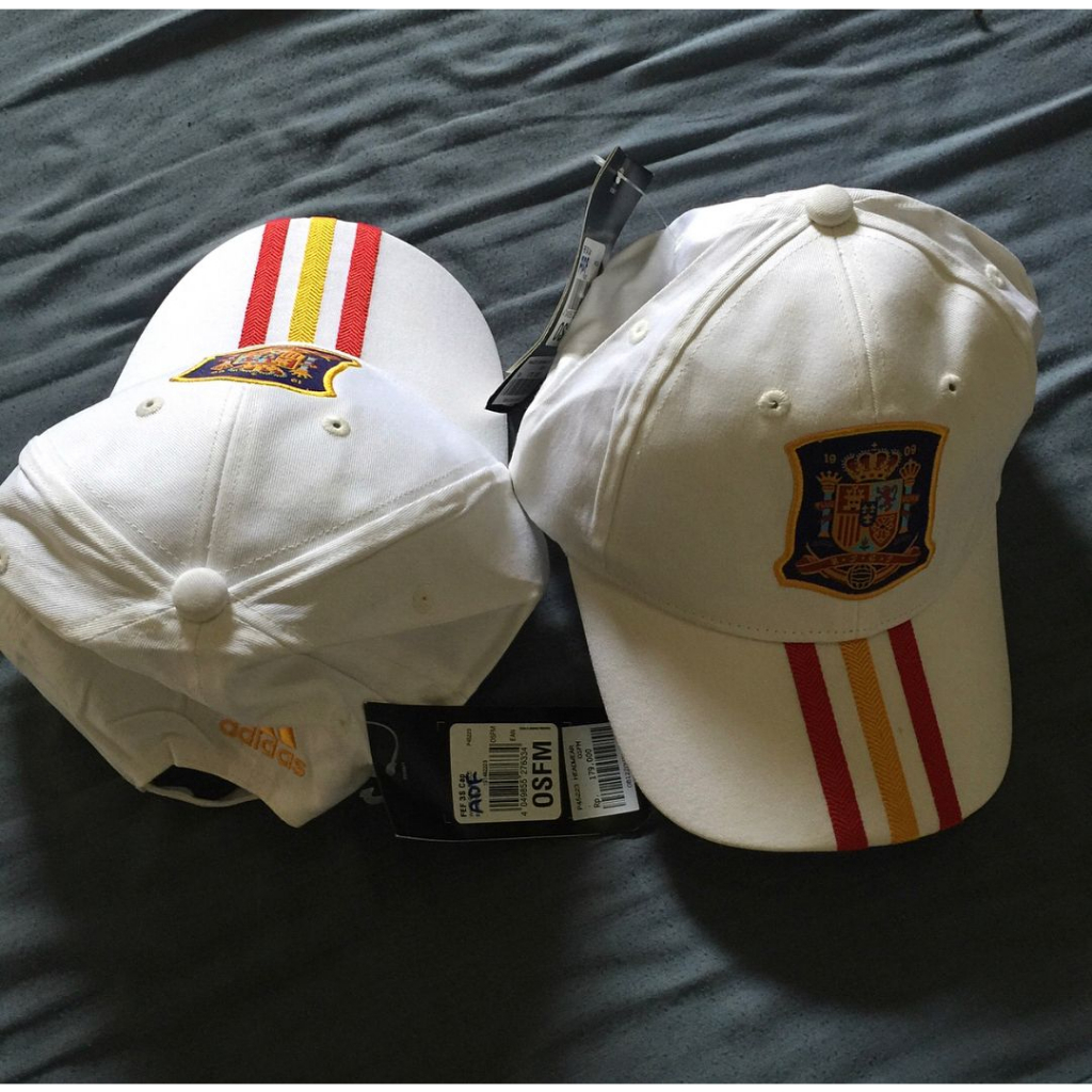 Topi Adidas Spain