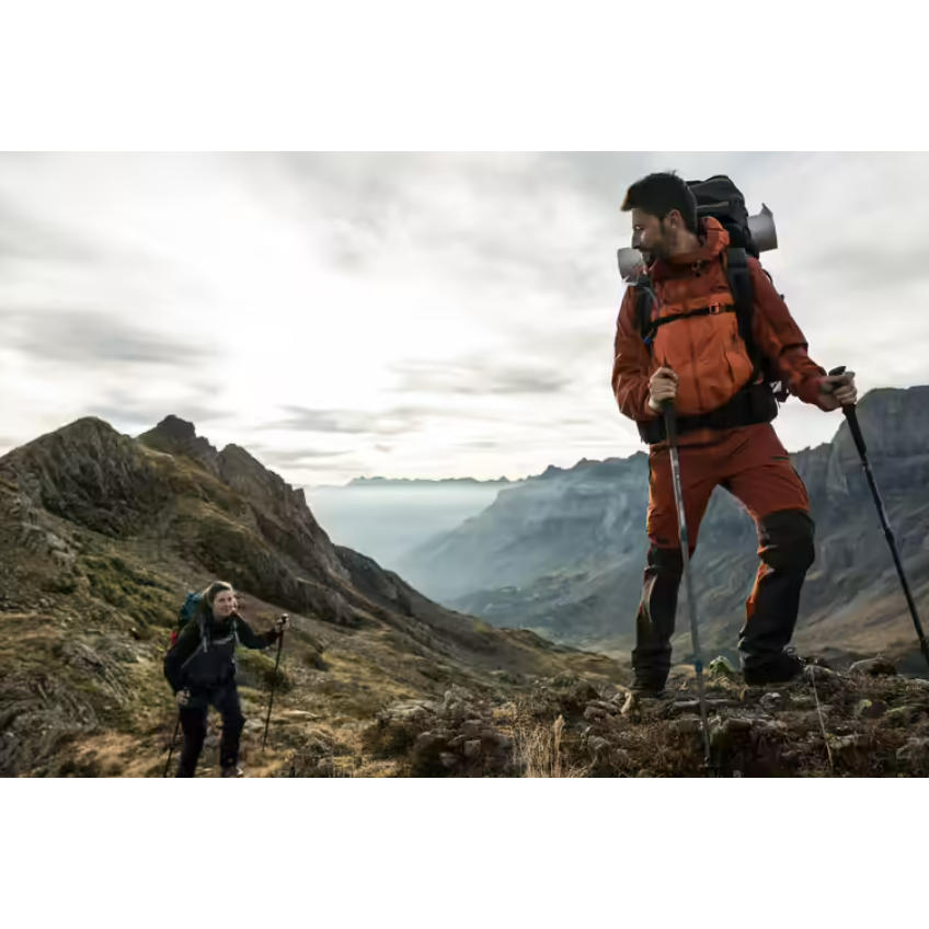 FORCLAZ Trek500 Jaket Gunung Hiking &amp; Camping Pria Tahan Air