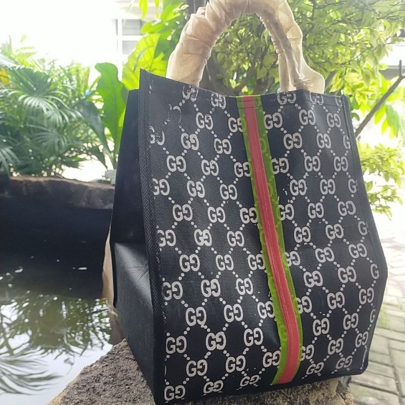 tas hajatan dus 22 batik GG per lusin isi 12 psc