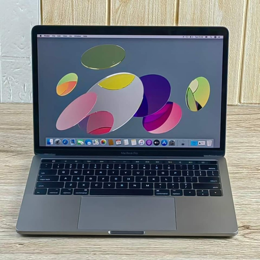 MacBook Pro 2017 Core i7 RAM 16 GB SSD 512 GB TouchBar