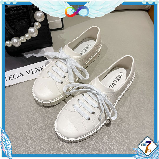 Sepatu Sandal Slop Flat Wanita Model Slip On Tali Fashion Korea Style Kasual Nyaman Lentur Empuk PVC Satu7an SPT-60