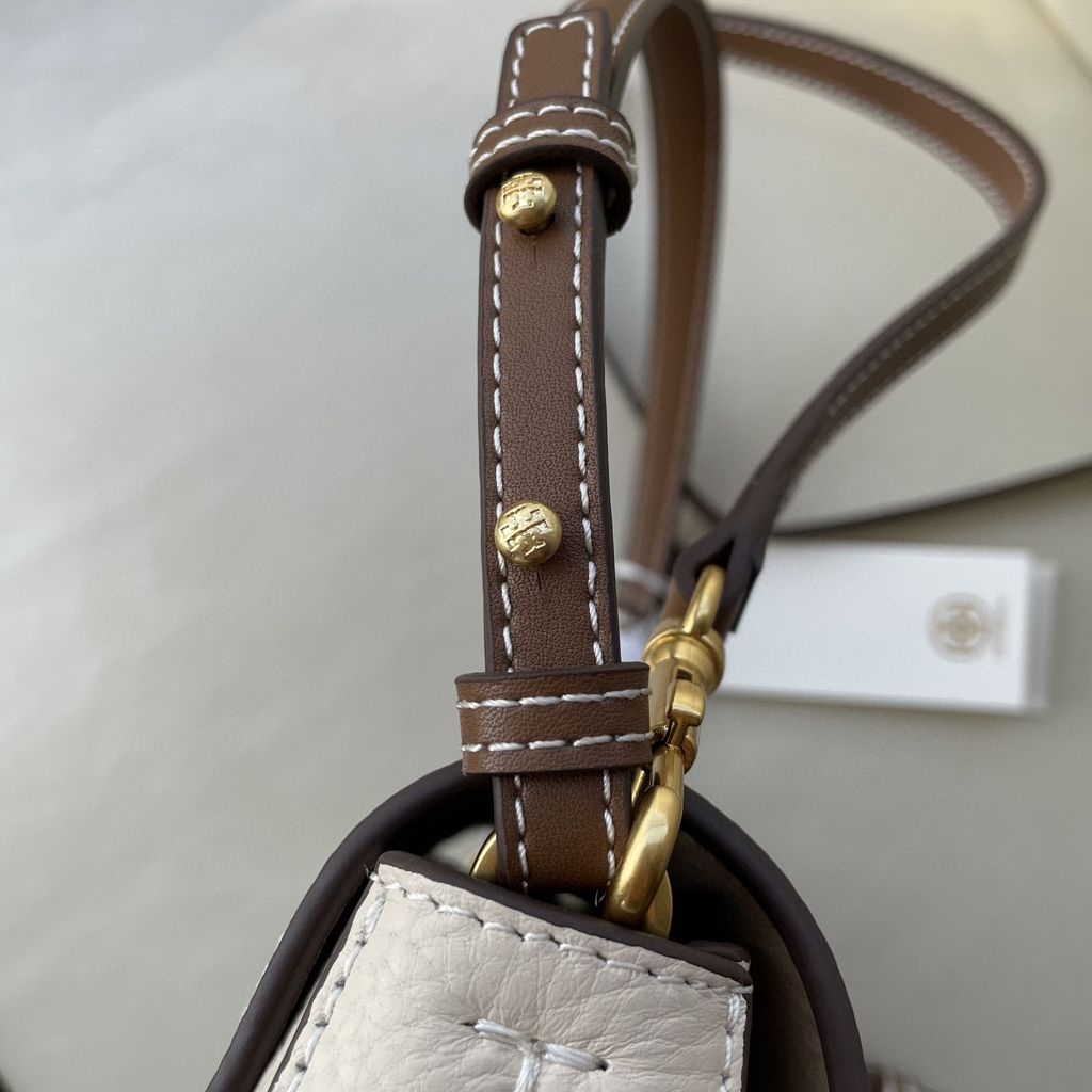 TB 144026 144020  milk tea color matching new felix lychee patterned cowhide shoulder bag, crossbody bag, underarm bag, small square bag, stick bag, color matching cowhide handheld cover, shoulder bag, detachable shoulder straps