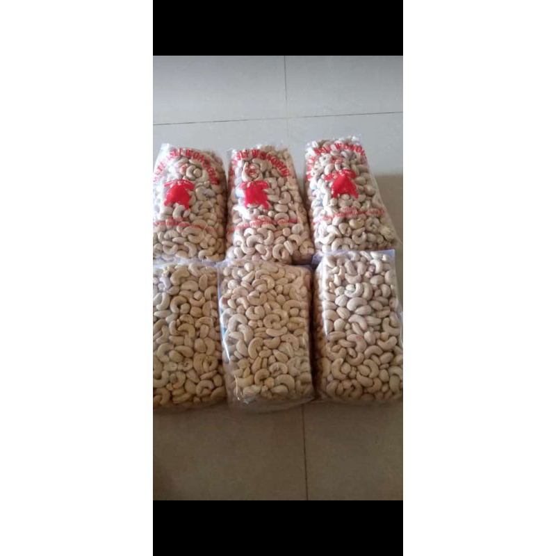 

kacang mete mentah