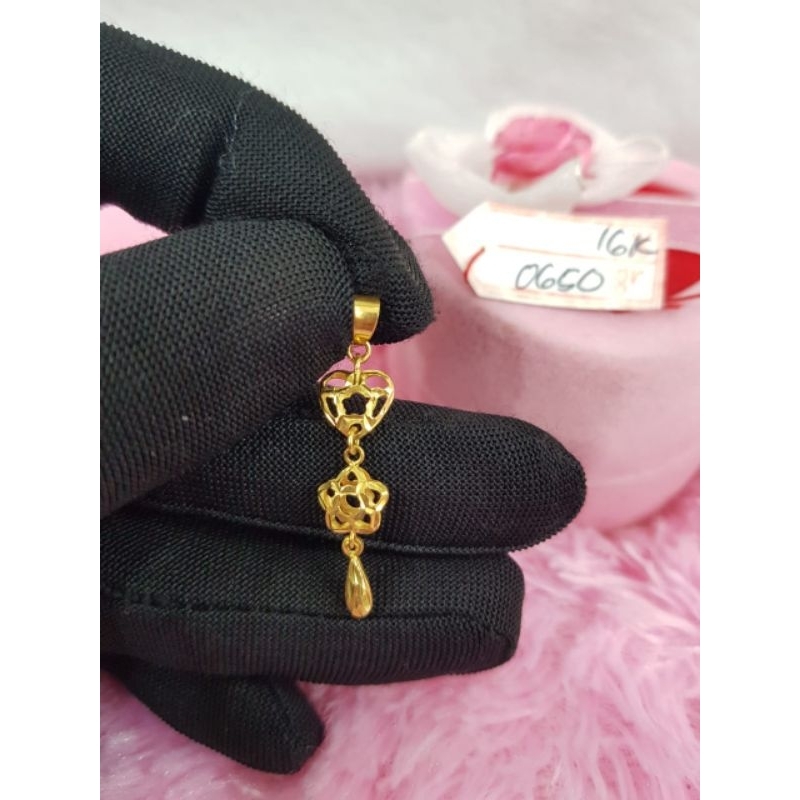 LT2200E152E Liontin model love bunga flower susun emas kuning asli berat 0.650 kadar 70% 16k