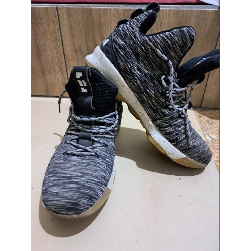 SEPATU BASKET PRIA ORIGINAL LEBRON JAMES 16 SECOND