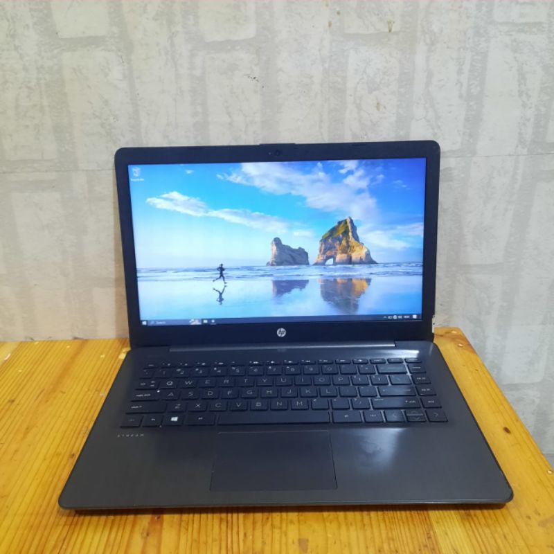 Laptop Hp Stream 14-ds0011ds Amd A6-9220e Ram 4Gb Windows 10 full aplikasi siap pakai Super slim ringan enteng