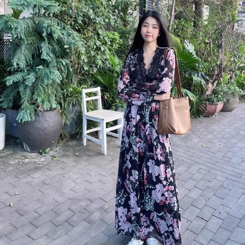 Kostum baju maxi dress dres panjang korean style motif bunga hitam mera muda leher kerah vi neck gay