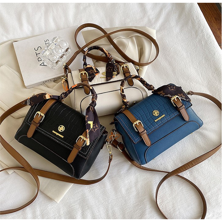 BJ57904 (DAPAT SERTIFIKAT) - WHITE/BLACK/BLUE TAS SLEMPANG JINJING TOTEBAG HANDBAG CK TAS WANITA FASHION IMPORT MODIS ELEGAN TERMURAH TERLARIS TERBARU BAGSTORE JAKARTA TAS BATAM  CR7904 EL4733 BQ3581