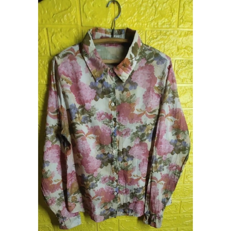 Atasan/Blouse/Tunik Wanita Motif Bunga-Bunga Panjang.