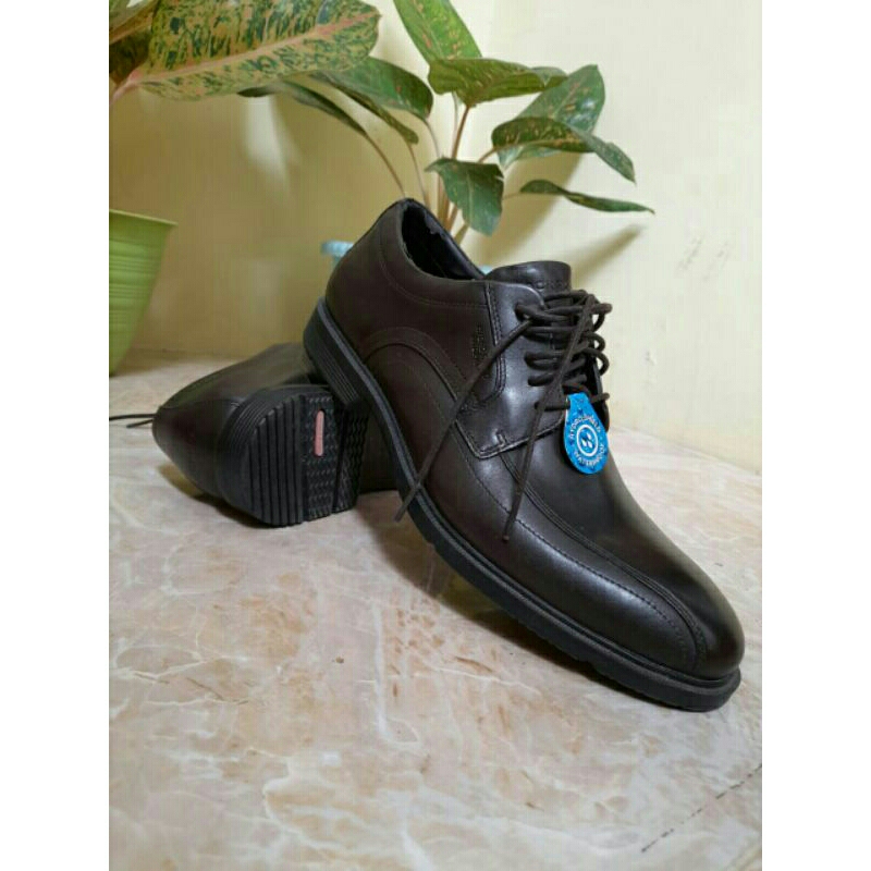 Sepatu Cowok / Sepatu Pria / ADIPRENE BY ADIDAS
