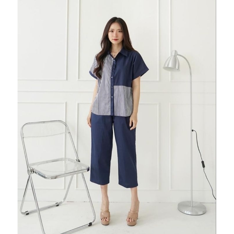 ♡ PREMIUM ♡ ORIGINAL ! FRANKA COMBINATION BIG SIZE SET STRIPE BUTTON SHIRT WITH PLAIN MIDI PANTS / SETELAN KEMEJA KOMBINASI SALUR &amp; CELANA POLOS ( BUSUI FRIENDLY )