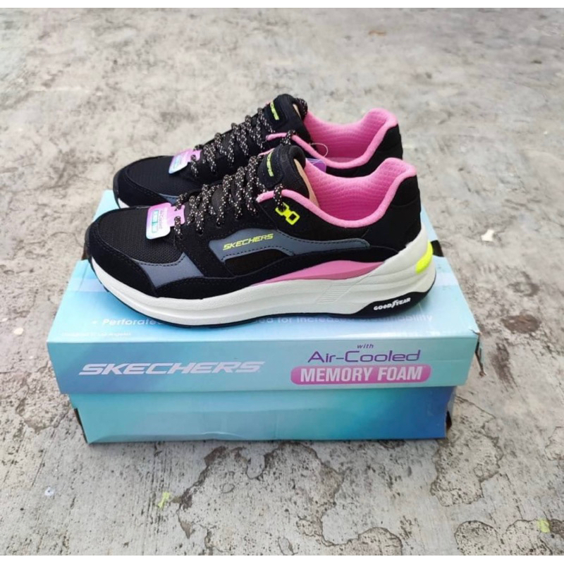 Skechers Trail Running Black Pink