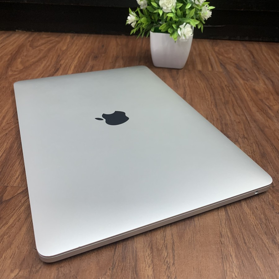 Apple Macbook Pro 13-inch Non TB Ci5 Ram 8GB SSD 256GB MULUS