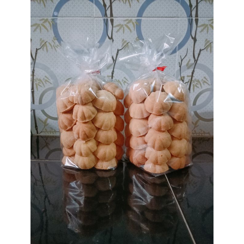 

Bolu Kijing / Bolu Manggis Ciamis