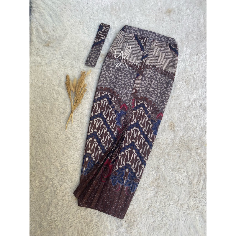 Rok Batik Wiru / Wiron | jarik batik Wisuda Kondangan