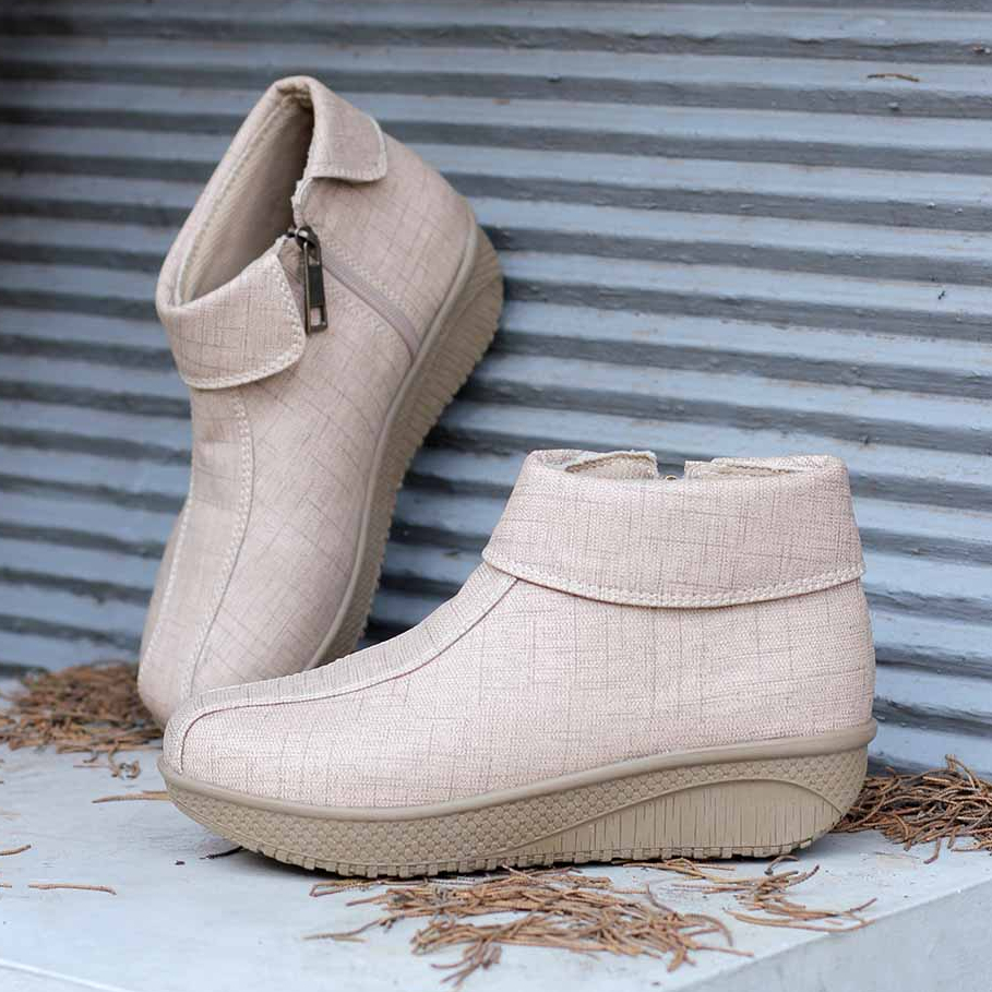 Sepatu Boots Wanita Krem 523