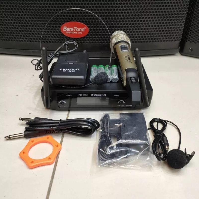 Microphone Wireless SENNHEISER EM-3032 1 Mic Pegang 1 Mic Clip On + Bando