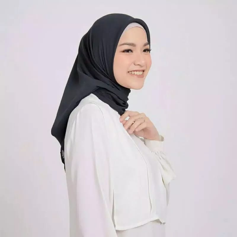 Sadean Hijab Hitam Hijab Segi Empat Bella wangi ZM hijab warna hitam