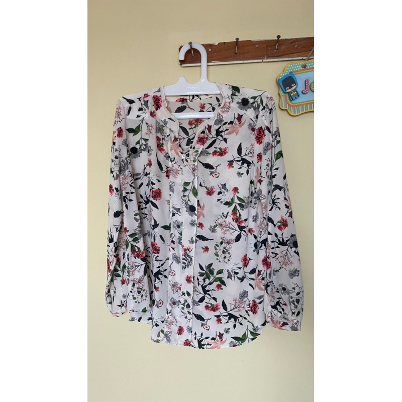 Blouse Vintage Bunga