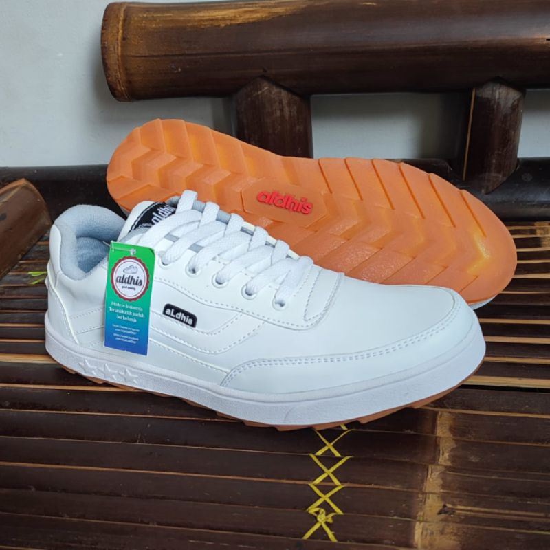 Sepatu Pria Sneakers Putih Polos Original Kets Casual Cowok Keren Buat Gaya Terbaru Aldhis CX01 Full White