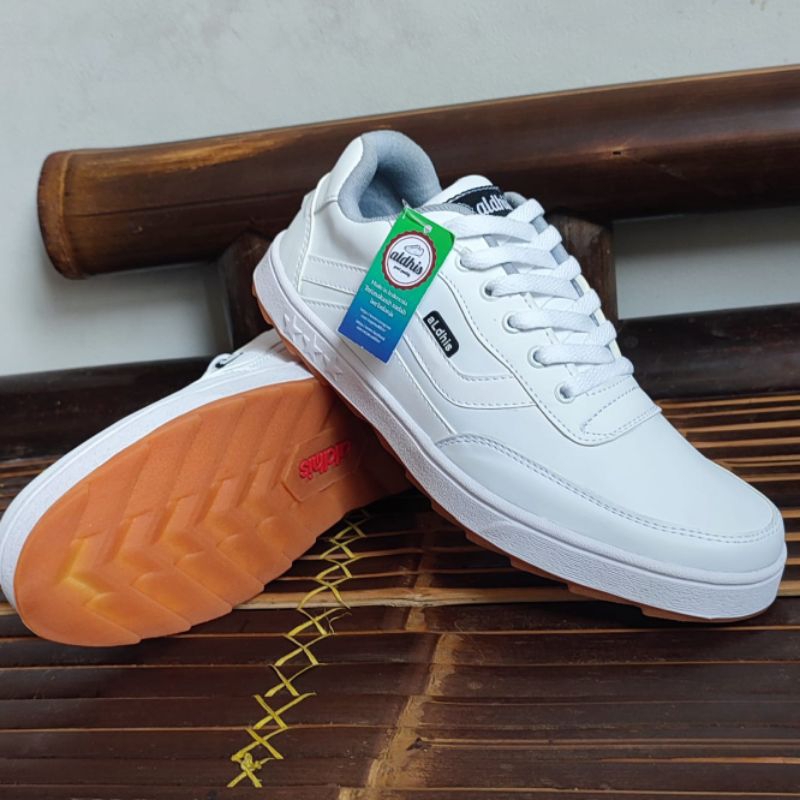 Sepatu Pria Sneakers Putih Polos Original Kets Casual Cowok Keren Buat Gaya Terbaru Aldhis CX01 Full White