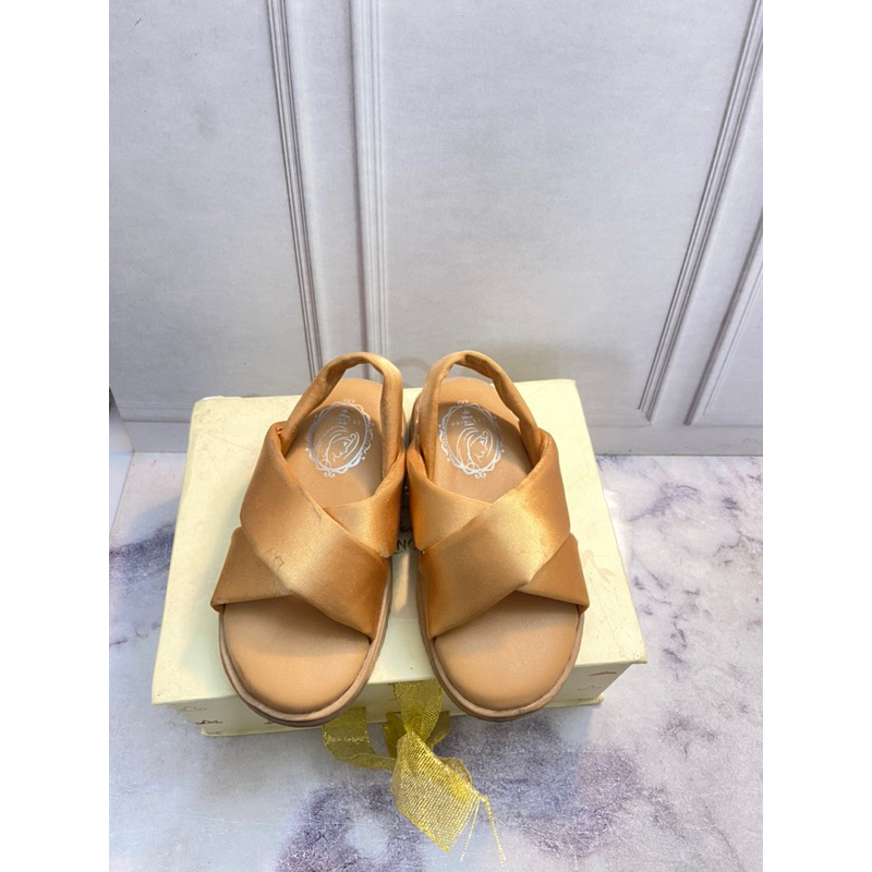 preloved Ohayou Kiyo | preloved Bliss sandal kiyo | preloved sateen sandal anak | pteloved sandal an