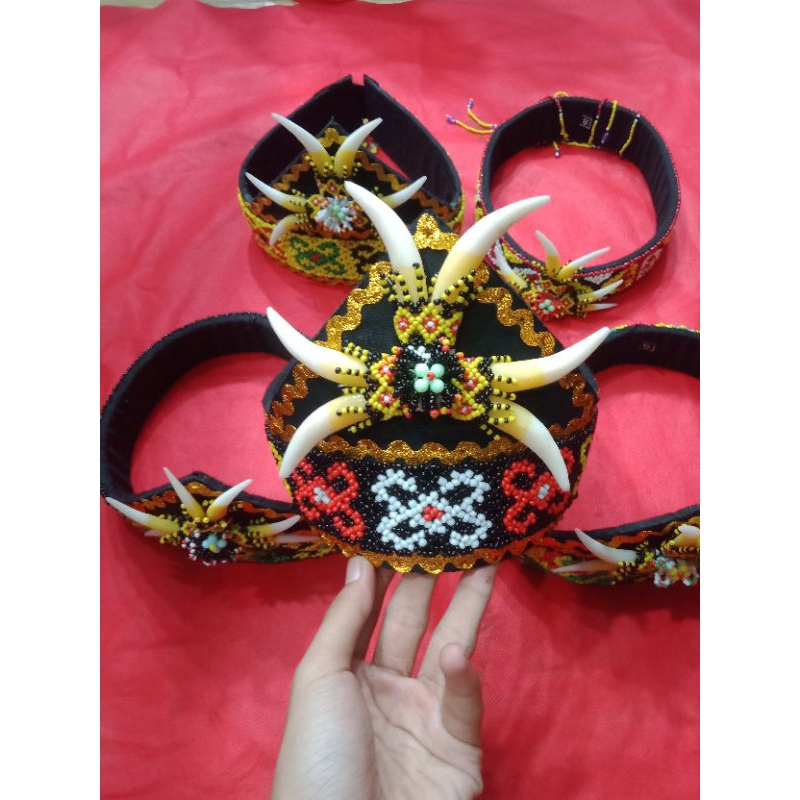 TOPI ADAT DAYAK KHAS KALIMANTAN