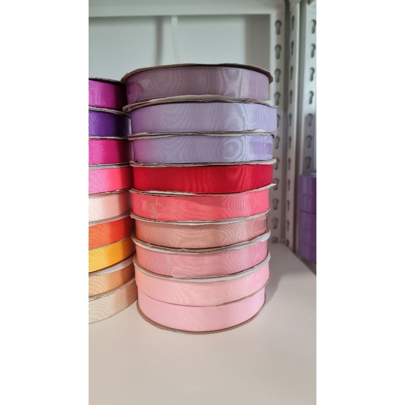 

Pita Grossgrain warna 1inch. Silakan di note mau warna apa.