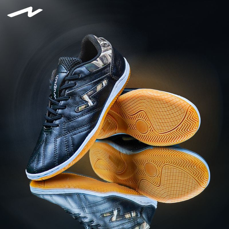 Nugrosh RIOTER IN BLACK