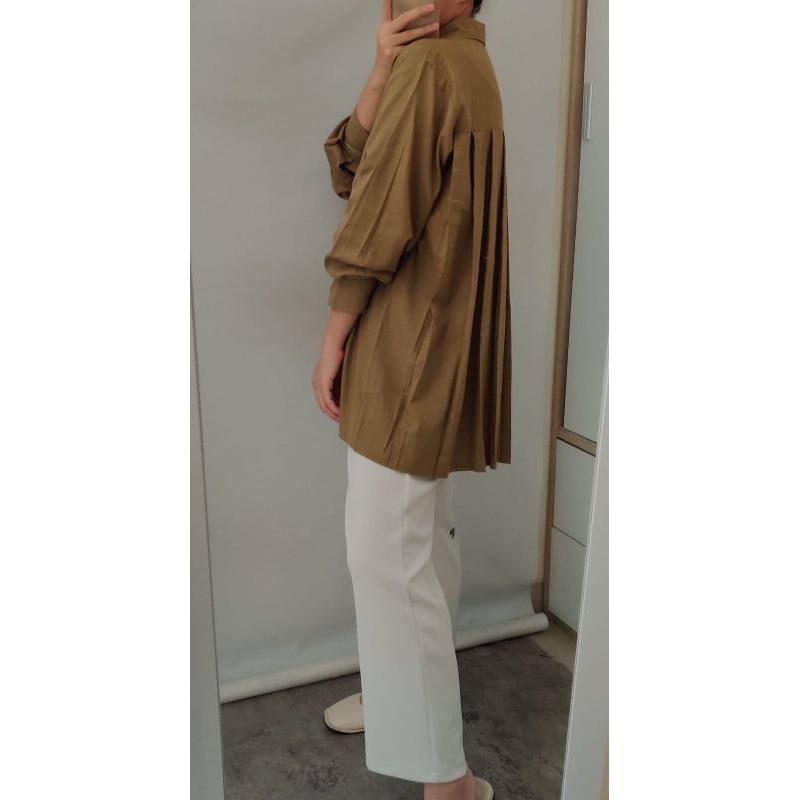 back pleats/Levi shirt