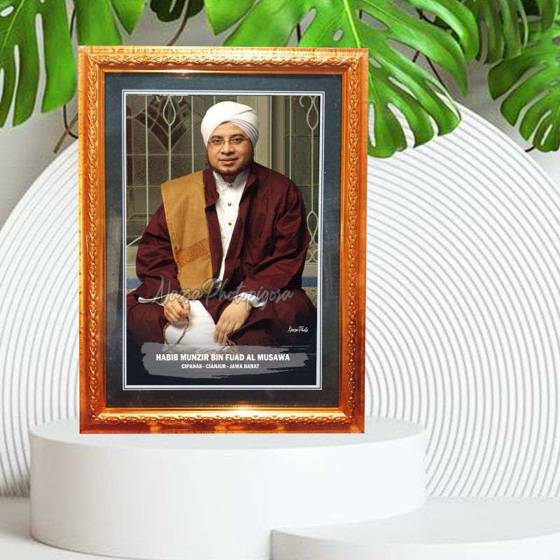 FOTO HABIB MUNZIR + PIGORA KACA 10RS