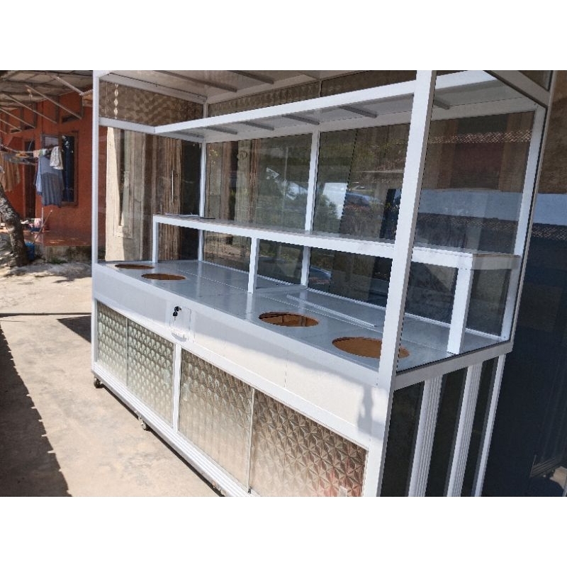 Etalase warung nasi padang