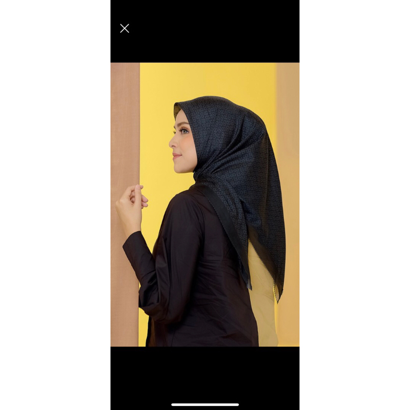 BUTTONSCARVES TAPIS CAVIAR