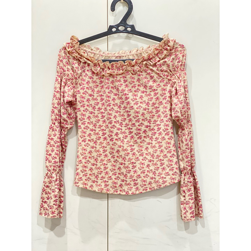 Preloved Blus sabrina wanita