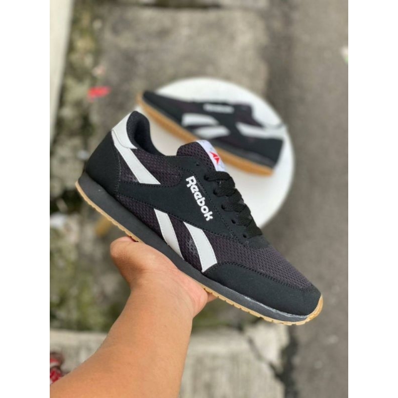 SEPATU SNEKAERS KLASIK PRIA. REBOOK KLASIK. GRADE ORI. 39-43