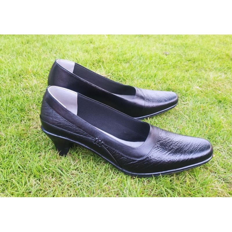 Kickers - sepatu wanita formal slip on / sepatu pantovel / sepatu fantofel hitam