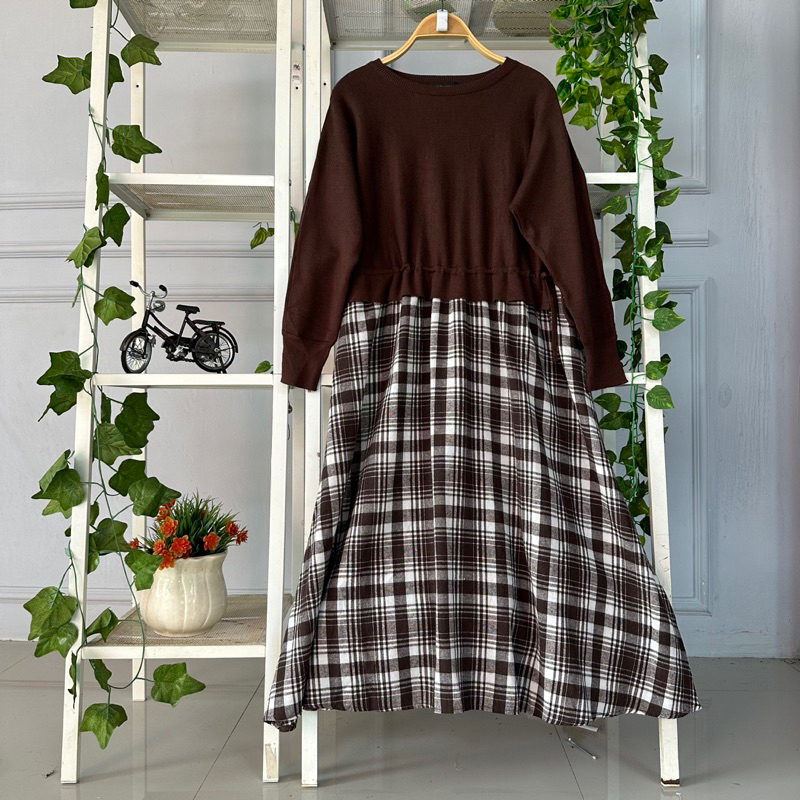 Youngmoodis Inara long tunik rajut mix flanel import