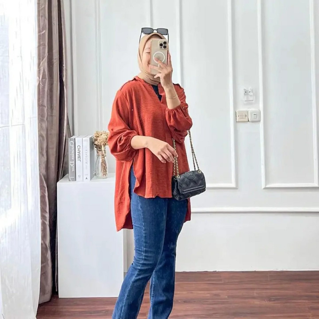 Berlin Blouse Outer Crinkle Airflow Atasan Wanita Belah Kemeja Korean Style Kekinian Outfit Wanita Terbaru