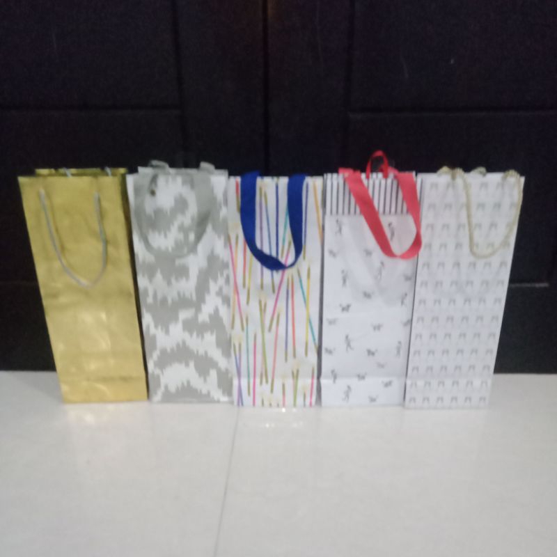 paper bag embos/ laminasi  12,5*9*30