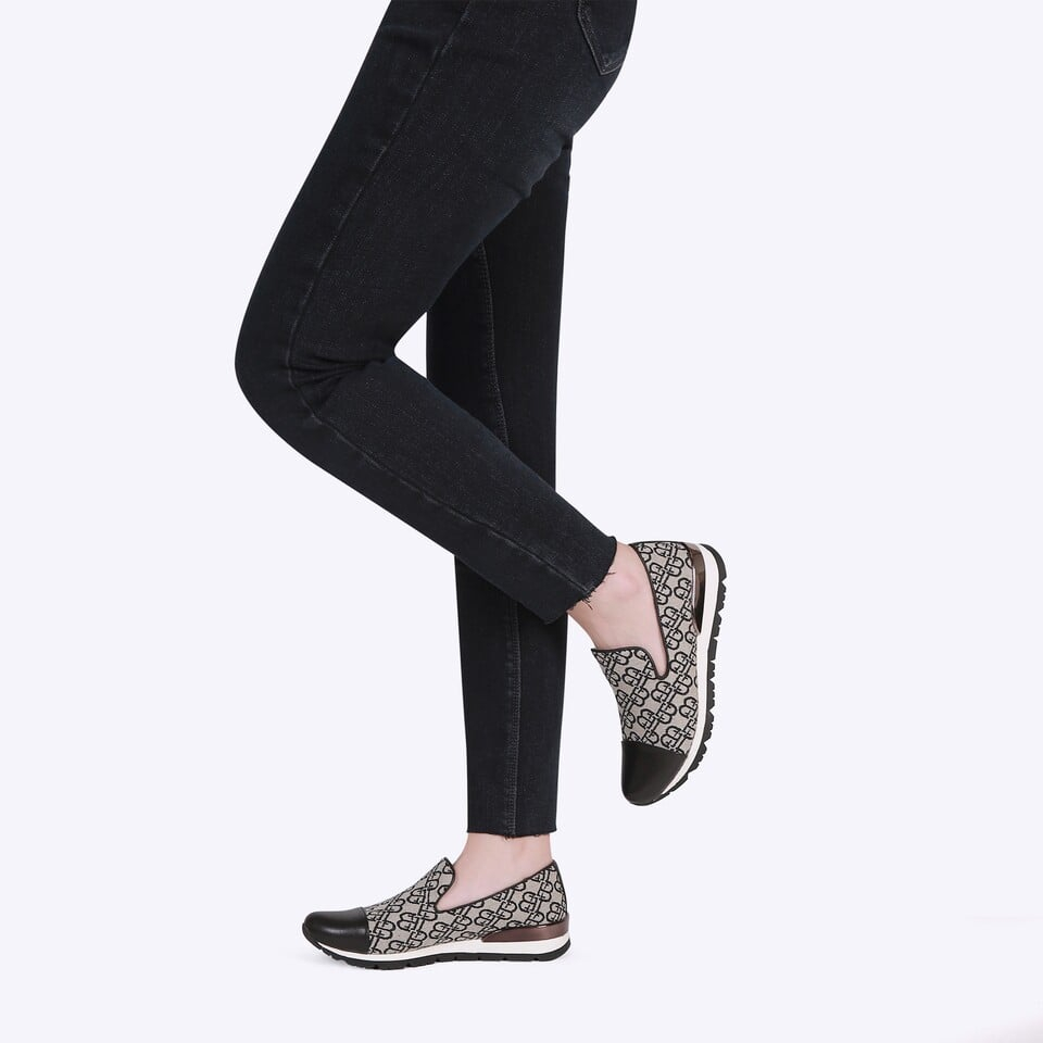EW01 SEPATU SLIP ON EVERBEST WANITA ORIGINAL ORI CASUAL TERBARU HITAM BLACK