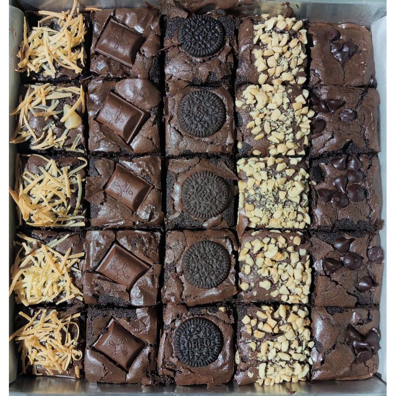 

Brownies Sekat uk. 20x20 cm mix topping