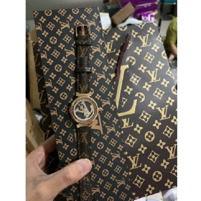 Jam Tangan Wanita LV Keren Model Putar